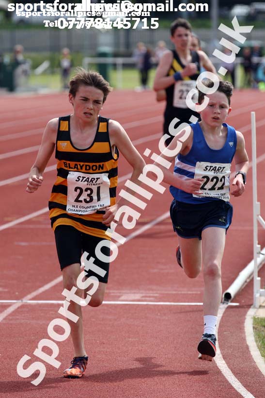 Boys under-15s 3000 metres, North Eastern Track and Fields Champs., Middlesbrough. Photo: David T. Hewitson/Sports for All Pics